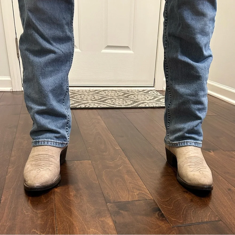 Vintage Justin Cowboy Boots - Picture 3 of 10
